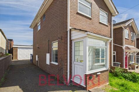 Eros Crescent, Birches Head... 3 bed detached house for sale