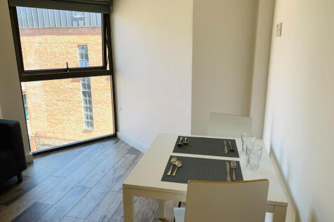 Studio flat for sale