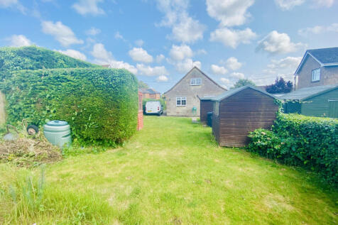 Church Road, Havenstreet 3 bed bungalow for sale