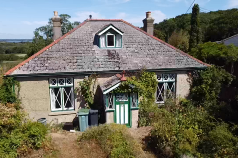 Pallance Road, Cowes, Isle of Wight 2 bed bungalow for sale