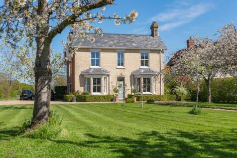 6 bedroom detached house for sale