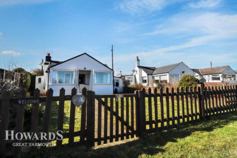 Little Scratby Crescent, Scratby 3 bed detached bungalow for sale