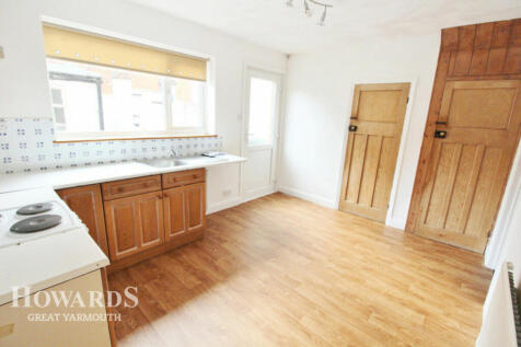 Middle Market Road, Great Yarmouth 2 bed terraced house for sale