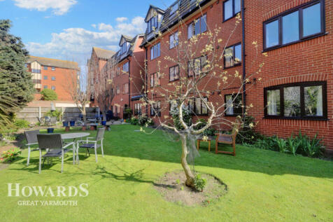 St Peters Plain, Great Yarmouth 2 bed apartment for sale