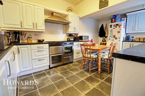 9 bedroom terraced house for sale