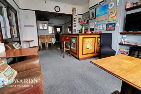 North Denes Road, Great Yarmouth 9 bed terraced house for sale