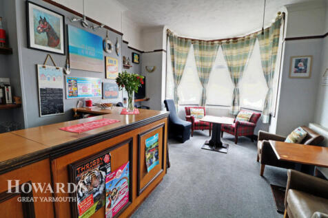 North Denes Road, Great Yarmouth 9 bed terraced house for sale