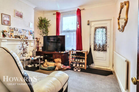 West Road, Great Yarmouth 2 bed terraced house for sale