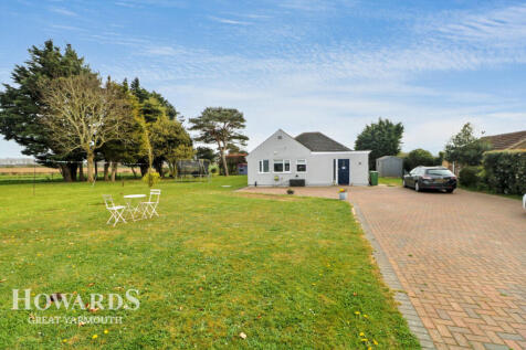 The Heath, Filby 4 bed detached bungalow for sale