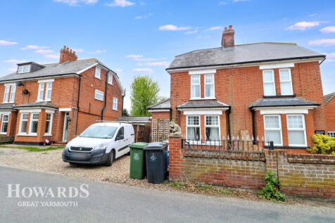 3 bedroom semi-detached house for sale