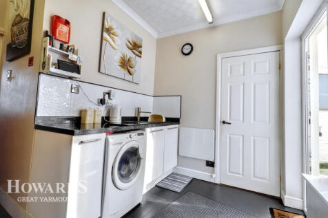 8 bedroom terraced house for sale