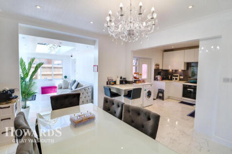 Fisher Avenue, Great Yarmouth 3 bed end of terrace house for sale