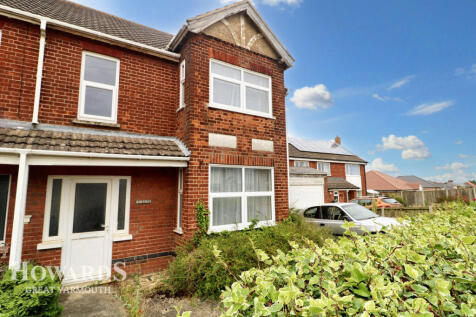 4 bedroom semi-detached house for sale