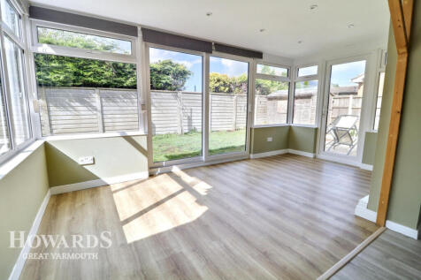 Beach Road, Scratby 4 bed detached bungalow for sale