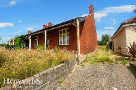 Long Lane, Bradwell 3 bed detached bungalow for sale