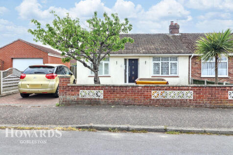 3 bedroom semi-detached bungalow for sale