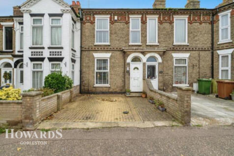 Lowestoft Road, Gorleston 3 bed terraced house for sale