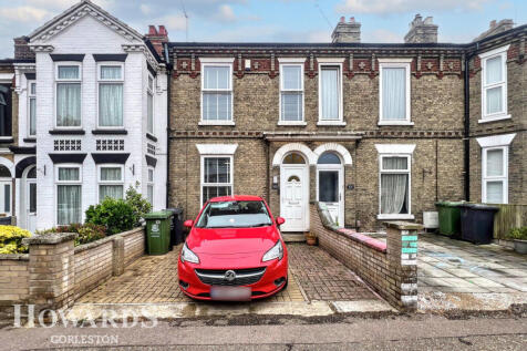 Lowestoft Road, Gorleston 3 bed terraced house for sale