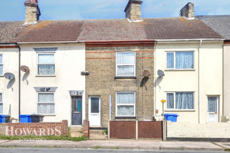 Love Road, Lowestoft 3 bed terraced house for sale