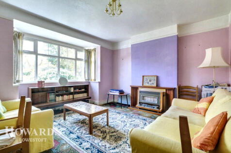 London Road South, Lowestoft 4 bed semi