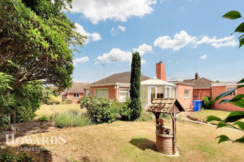 Gresham Close, Lowestoft 3 bed detached bungalow for sale