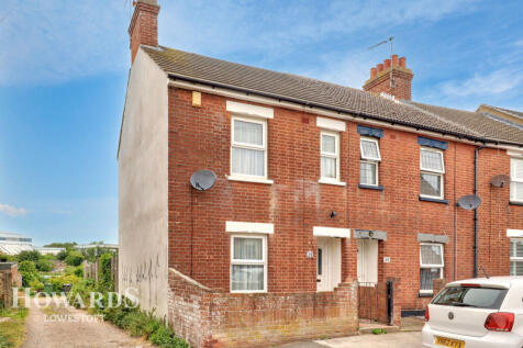 Winnipeg Road, Lowestoft 3 bed end of terrace house for sale