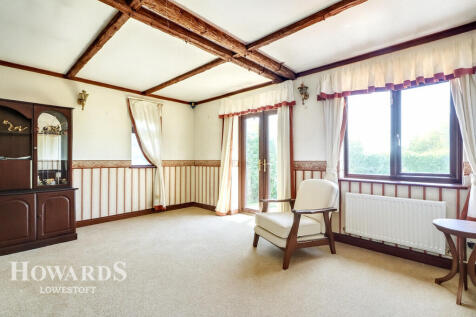 2 bedroom semi-detached bungalow for sale