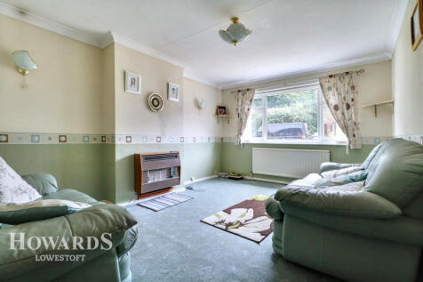 3 bedroom semi-detached bungalow for sale