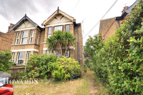 Beccles Road, South Oulton Broad 4 bed semi