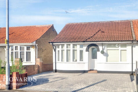 3 bedroom semi-detached bungalow for sale