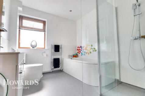 Chestnut Avenue, Oulton Broad 10 bed detached bungalow for sale