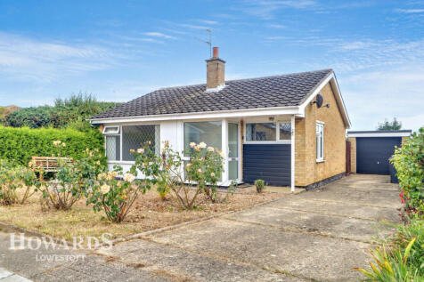 Breydon Way, Lowestoft 2 bed detached bungalow for sale