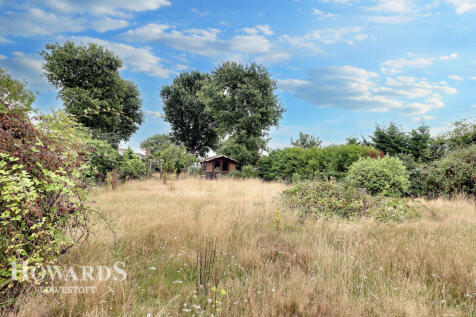 Gorleston Road, Oulton Broad 2 bed detached bungalow for sale