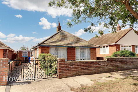 Malvern Rise, Lowestoft 2 bed detached bungalow for sale