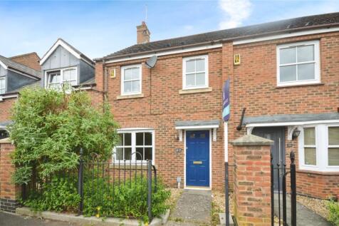 Great Meadow Way, Buckinghamshire HP19 3 bed terraced house for sale