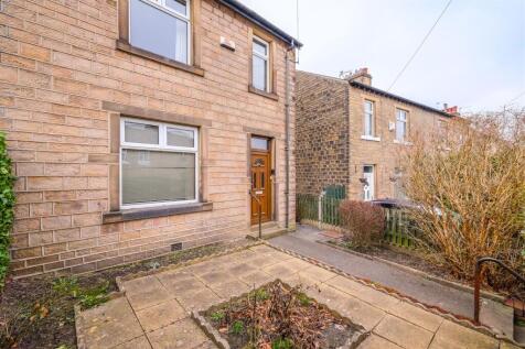 Lowerhouses Lane, Huddersfield 3 bed end of terrace house for sale