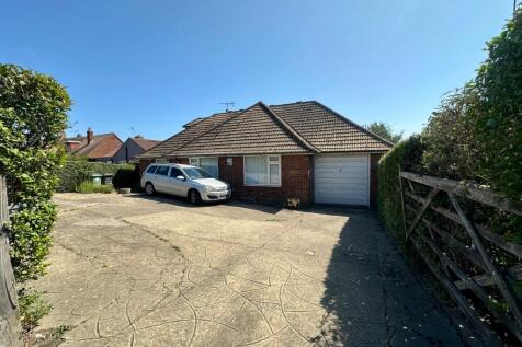 4 bedroom detached bungalow for sale