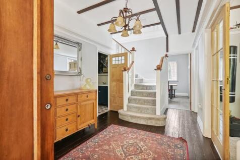 Raglan Road, Reigate RH2 4 bed detached house for sale