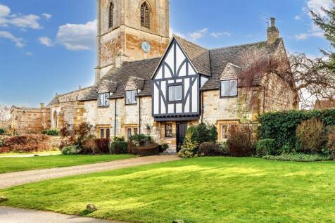 6 bedroom detached house for sale