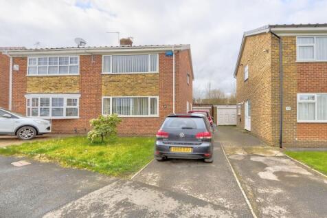 3 bedroom semi-detached house for sale