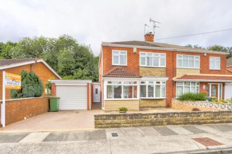 Carron Grove, Middlesbrough, TS6 3 bed semi