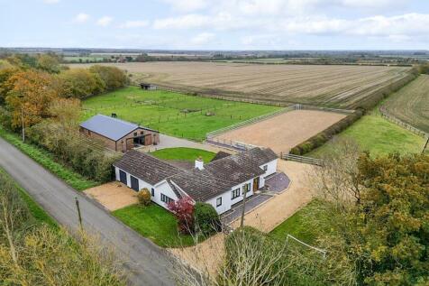 The Spinney, Elton 4 bed detached house for sale