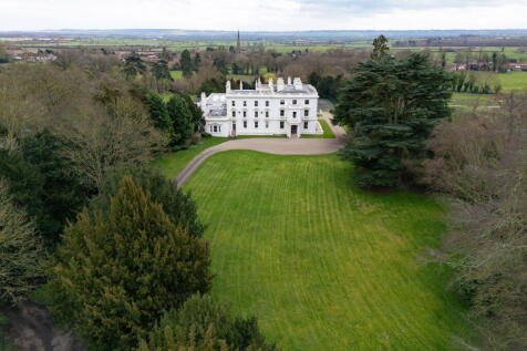 Colston Bassett Hall, Colston Bassett 20 bed manor house for sale