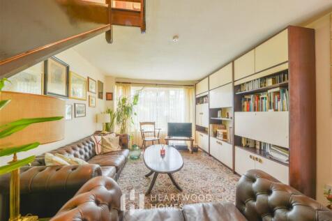 Cedarwood Drive, St. Albans, AL4 0DW 3 bed terraced house for sale