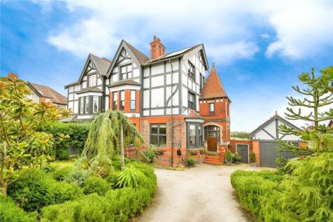 6 bedroom semi-detached house for sale