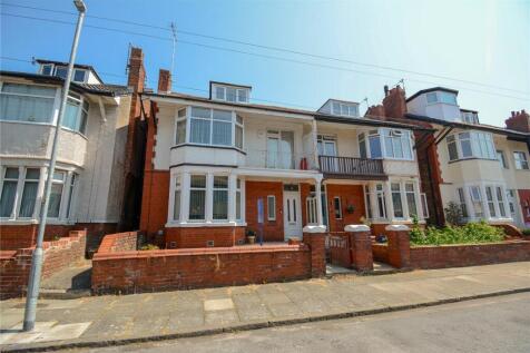 5 bedroom semi-detached house for sale