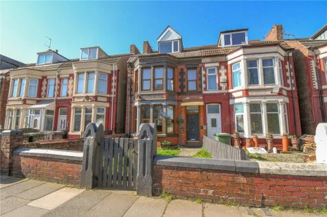 5 bedroom semi-detached house for sale