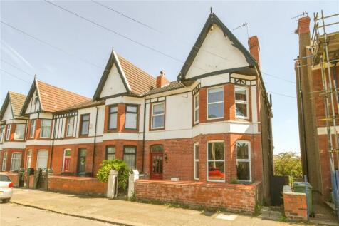 6 bedroom semi-detached house for sale
