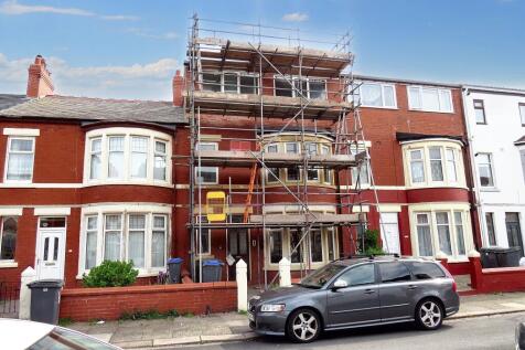 Top Flat, 18 Seafield Road, Blackpool... 2 bed flat for sale