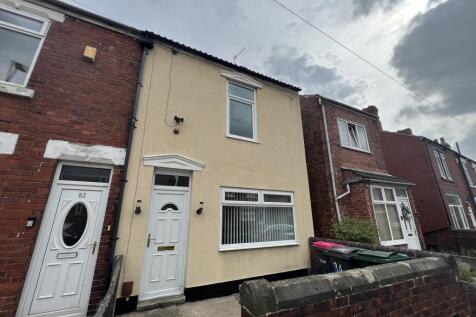 84 South Street, Rawmarsh, Rotherham... 2 bed semi